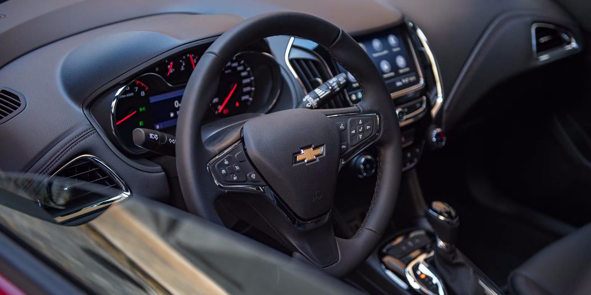Chevrolet Cruze RS vista lateral del interior
